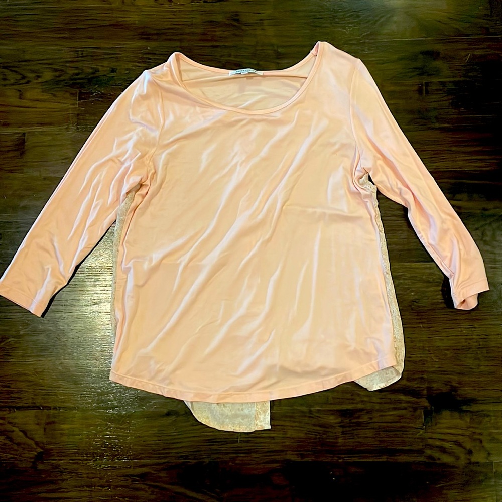 Medium long sleeve pink top with patterned back